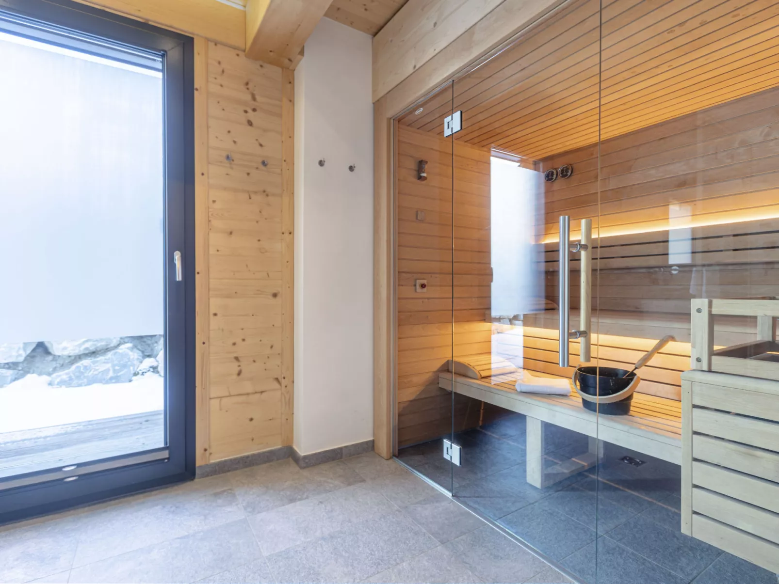 Superior #10 mit Sauna & Hot Tub-Inside