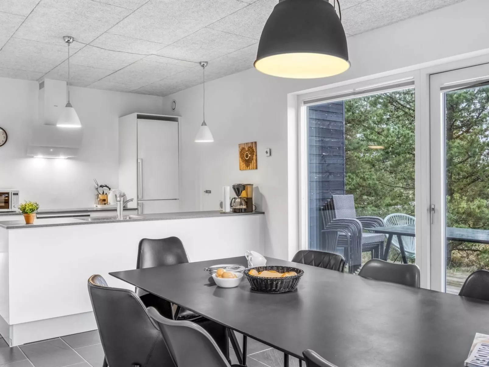 "Hunding" - 2.5km from the sea-Inside