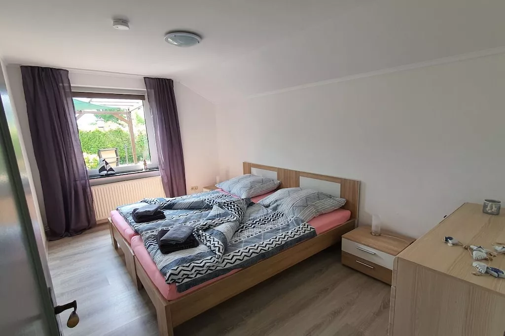 264752-Schlafzimmer
