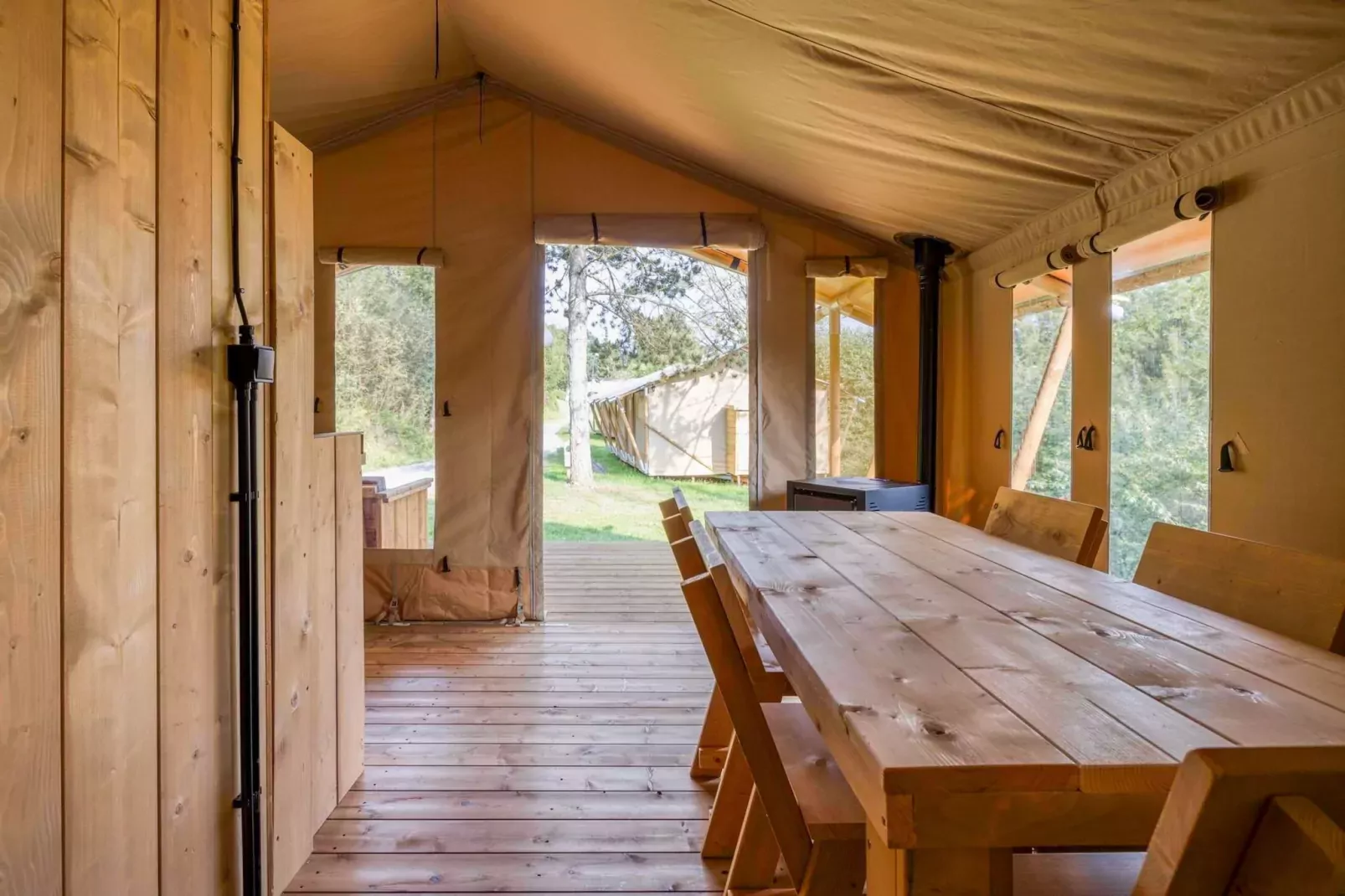 Comet 27 Lodges-Kitchen