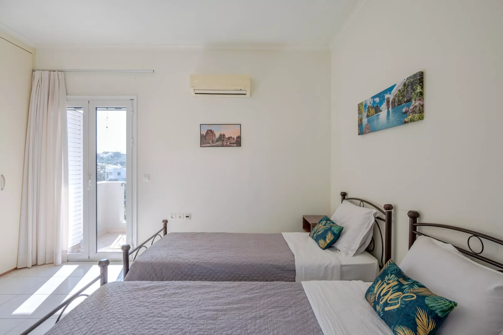 Amina-Bedroom