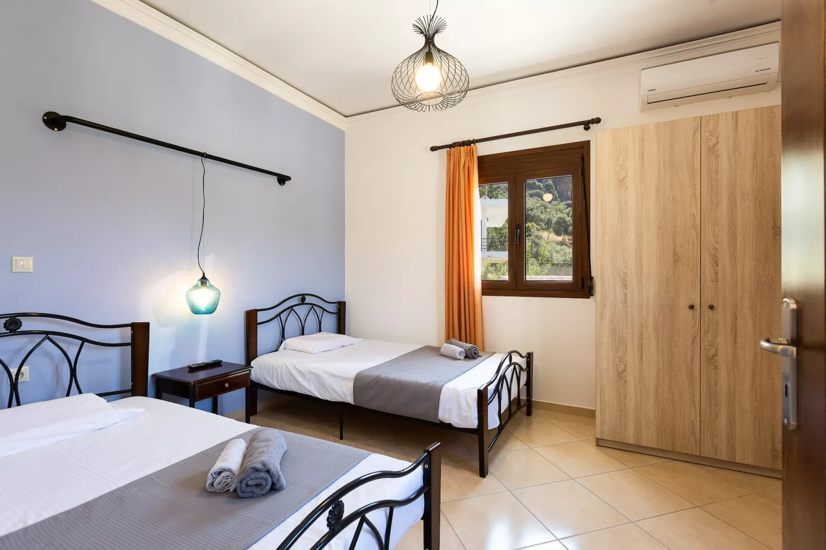 Stefanakos House-Bedroom