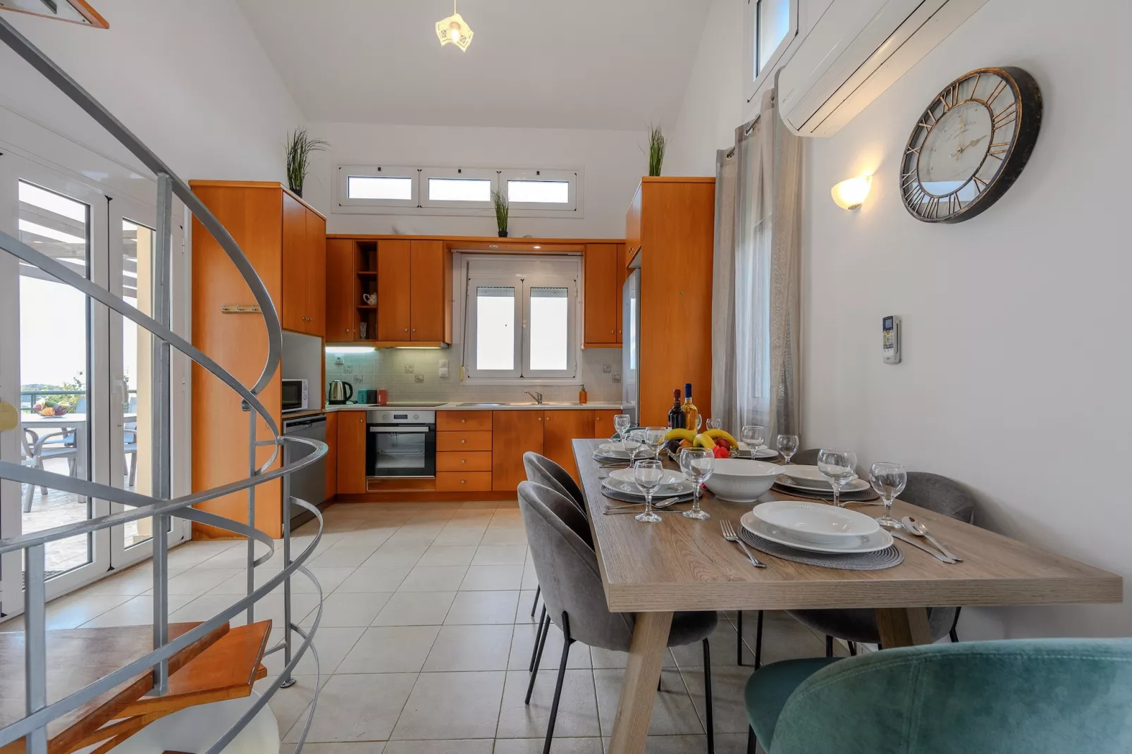Sea Crest-Dining room