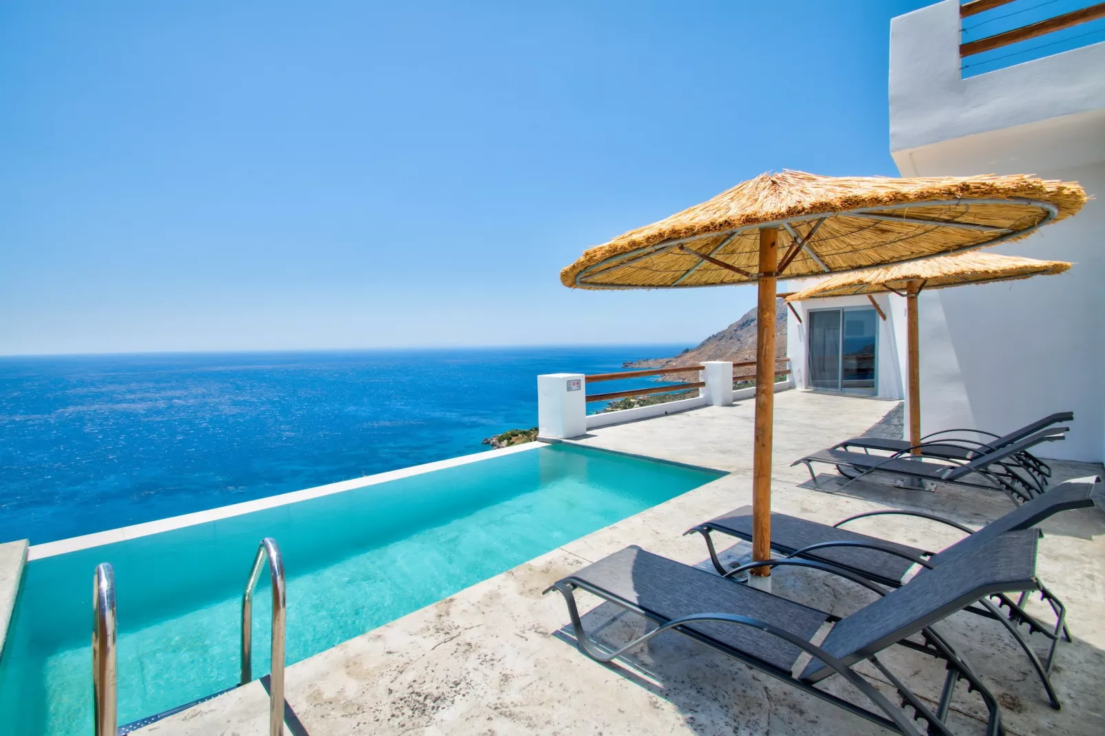 Pyrgos Exclusive 4-Piscine