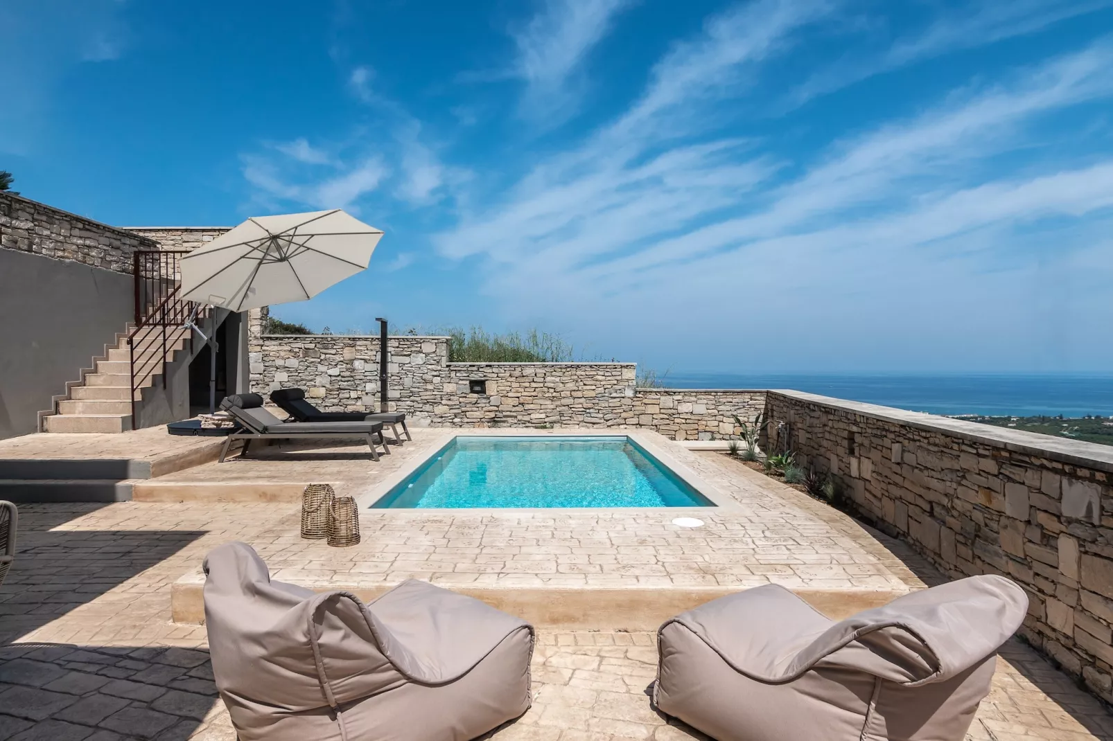 Villaki-Pool