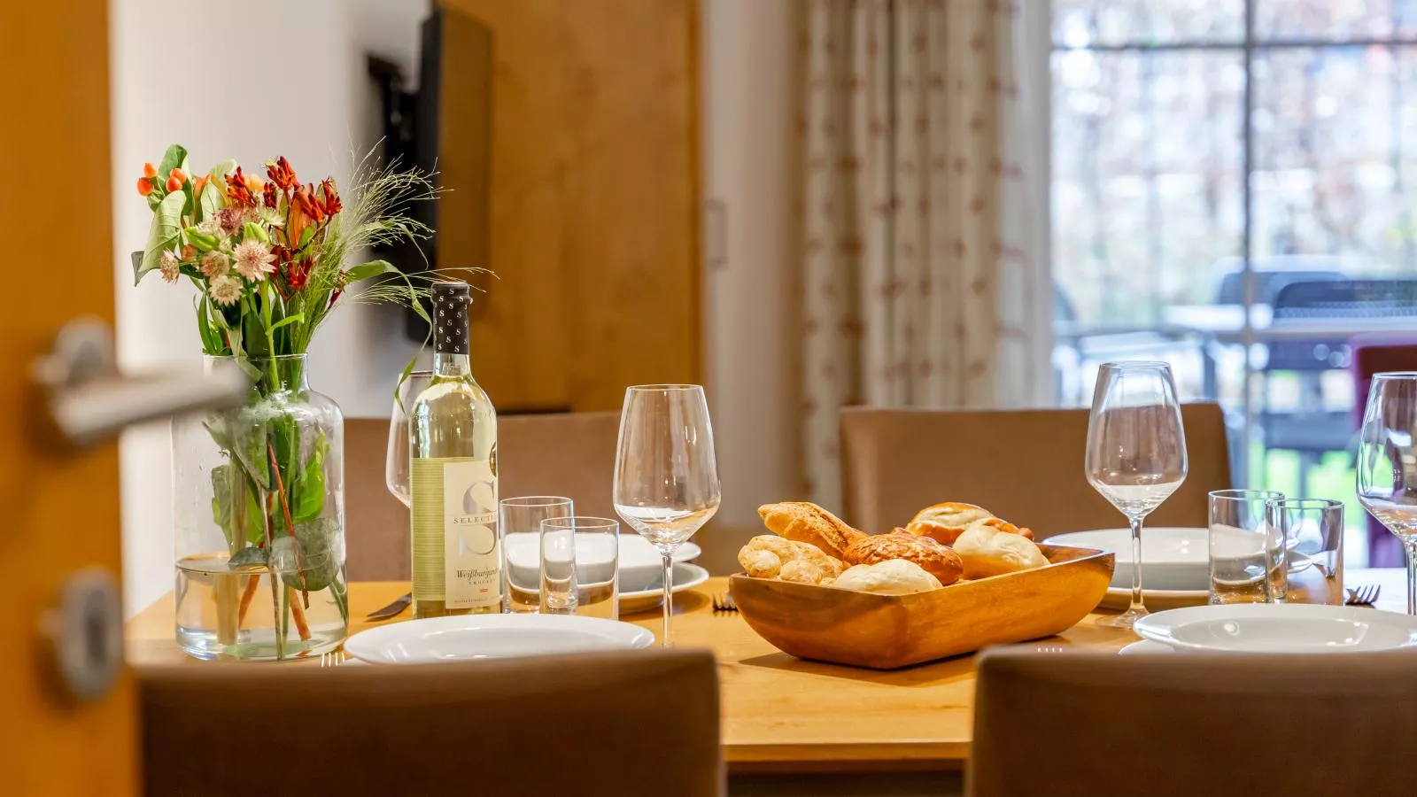 Tauern Suites Mitterwirt TOP 203-Dining room