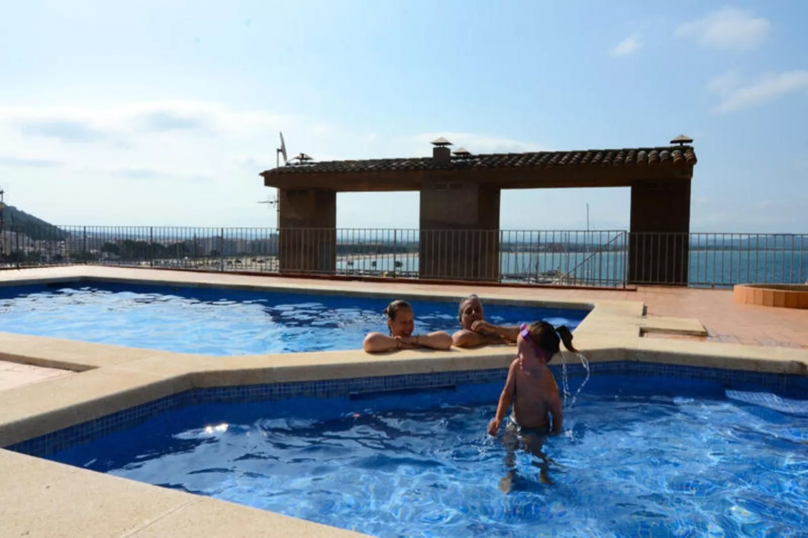 Appartements à L'Estartit-Exterior summer