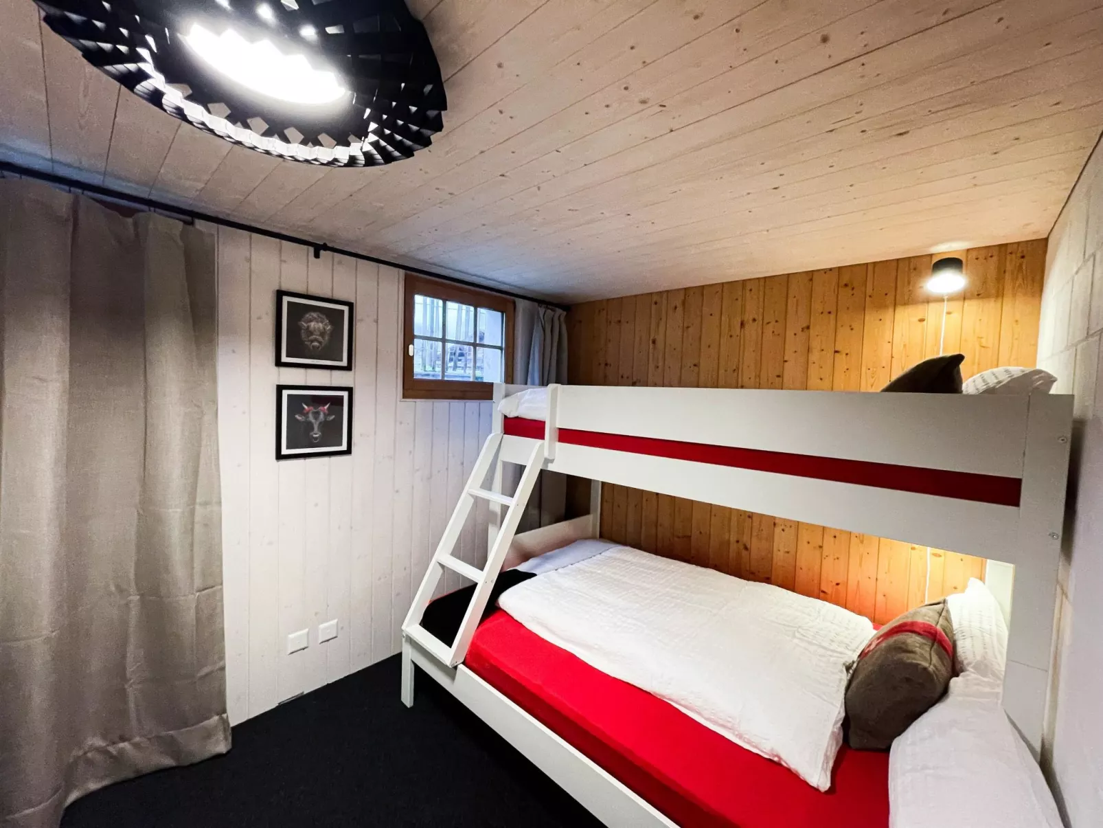 Cozy Chalet-Inside