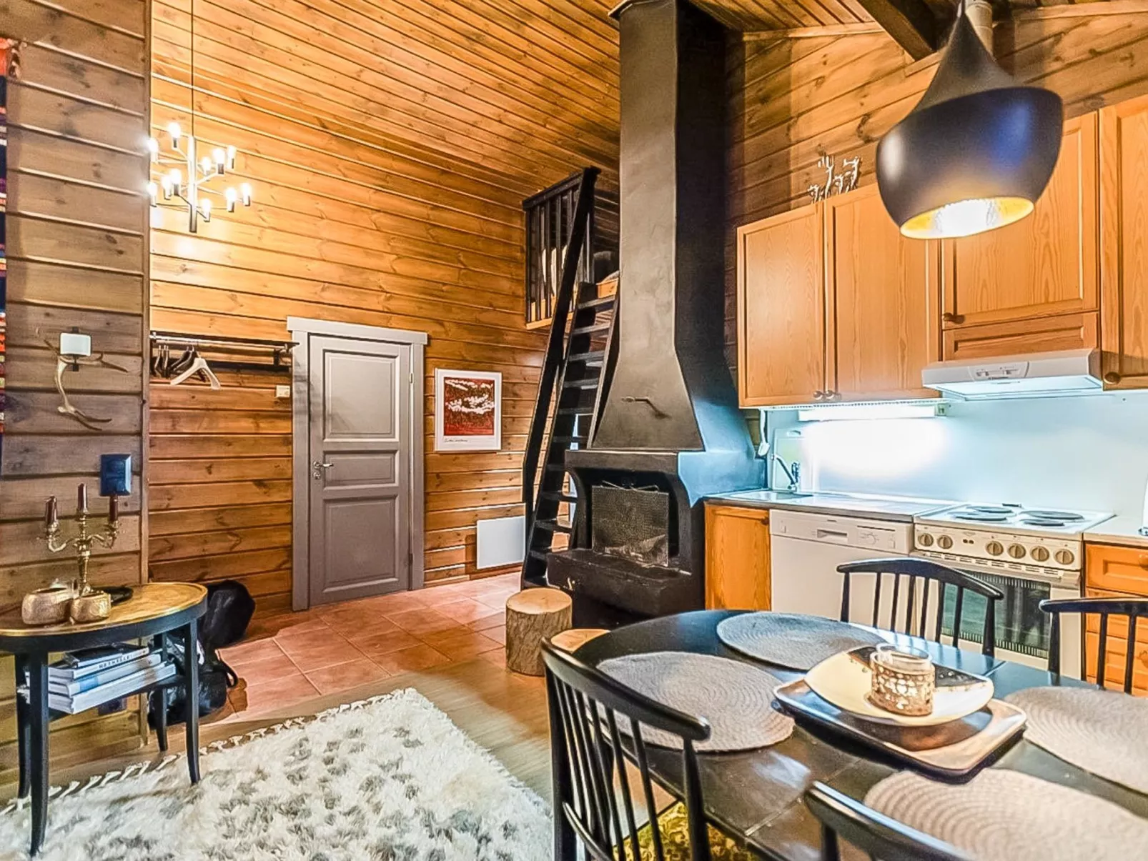 Lomaylläs b19 / palovaarankaarre 2 b-Inside