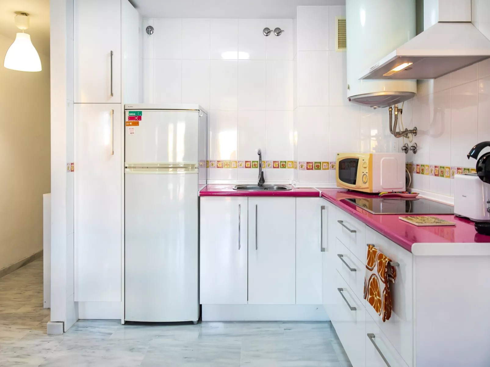 Sunny apartment-Inside