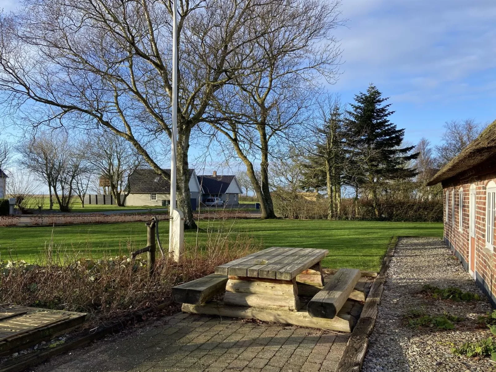 "Tuki" - 10km from the sea-Draußen