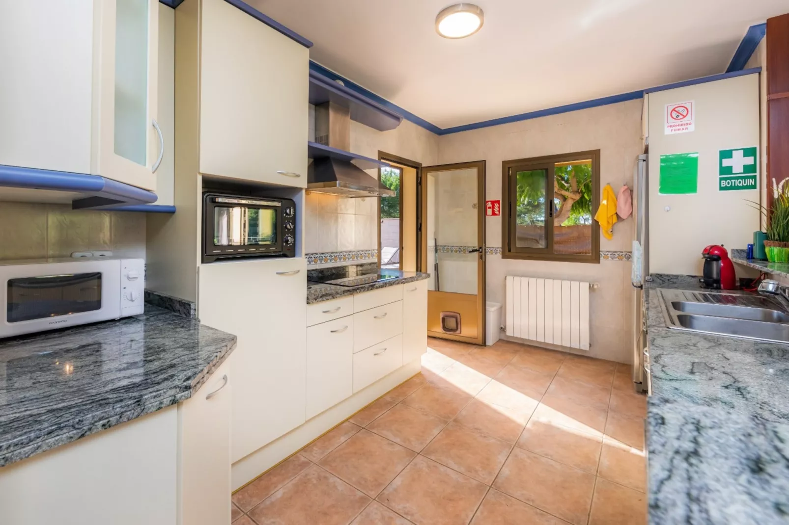 Casa Jordi-Kitchen