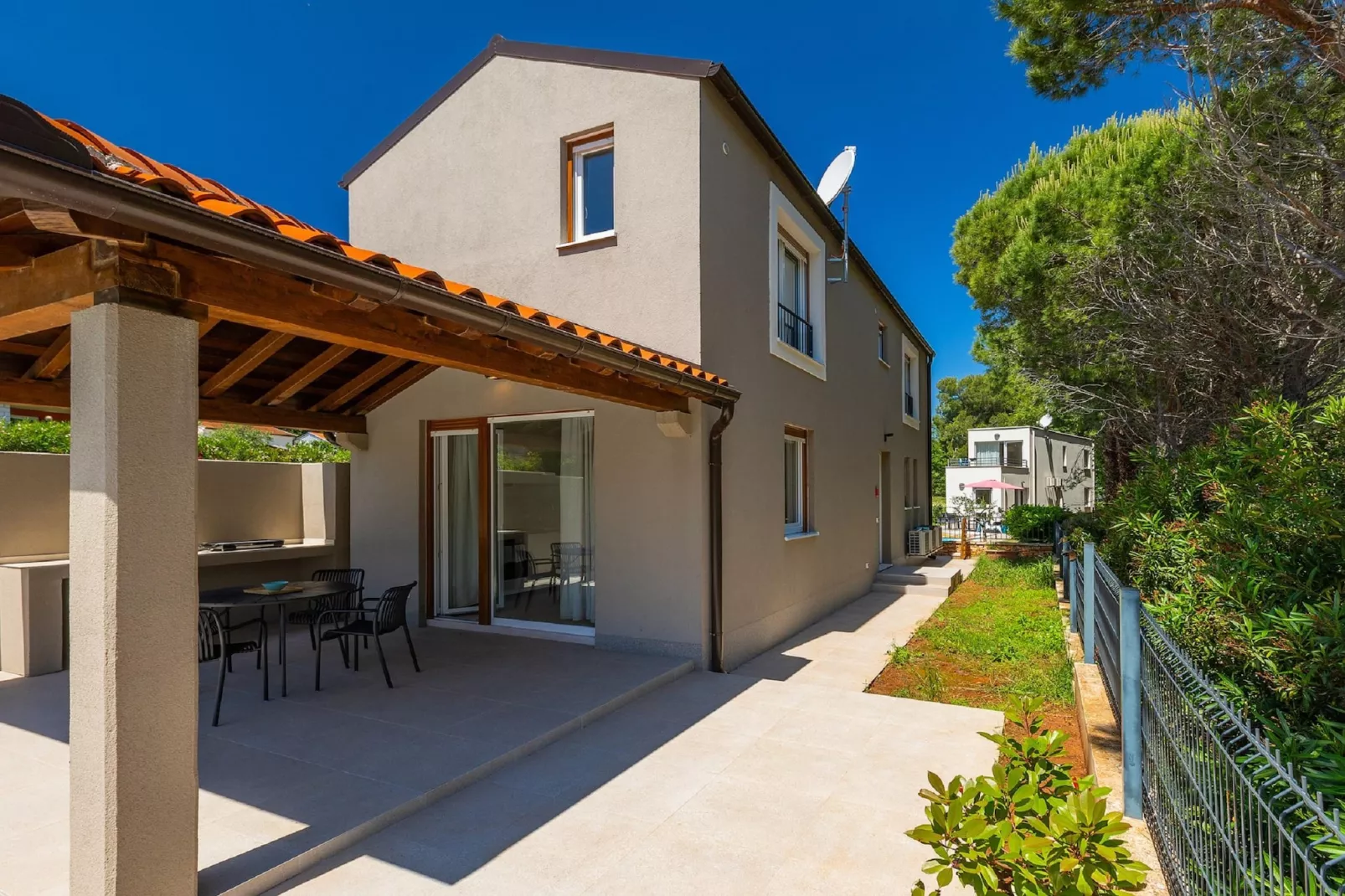 Villa Fratello-Exterior summer
