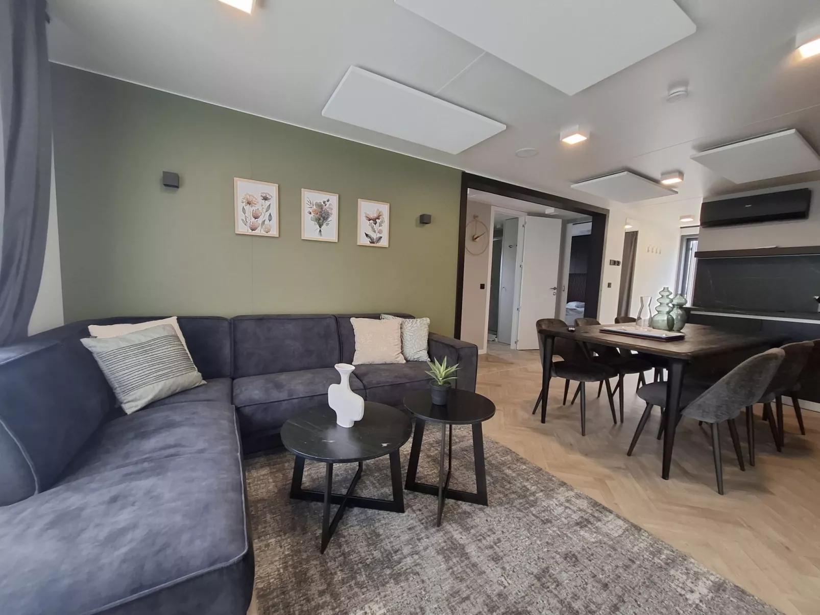 Wulfenia Waterfront 6-Inside
