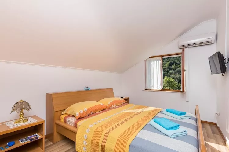 Apartments Memunić - One Bedroom Apartment with Garden View (MALI)-Bedroom
