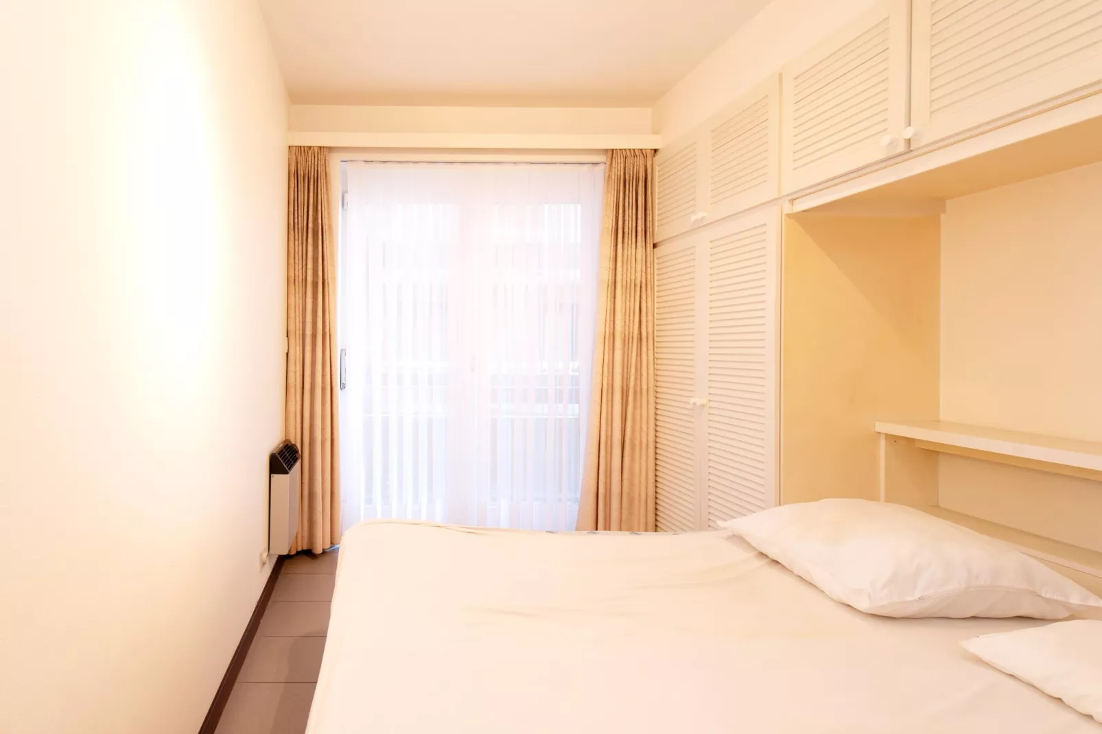 ZANDBK2 0402/ 4B-Chambre