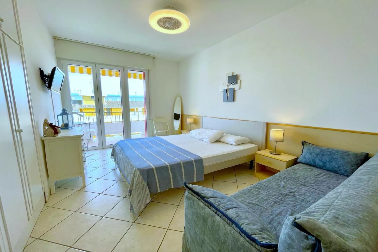 Astro 48-Bedroom