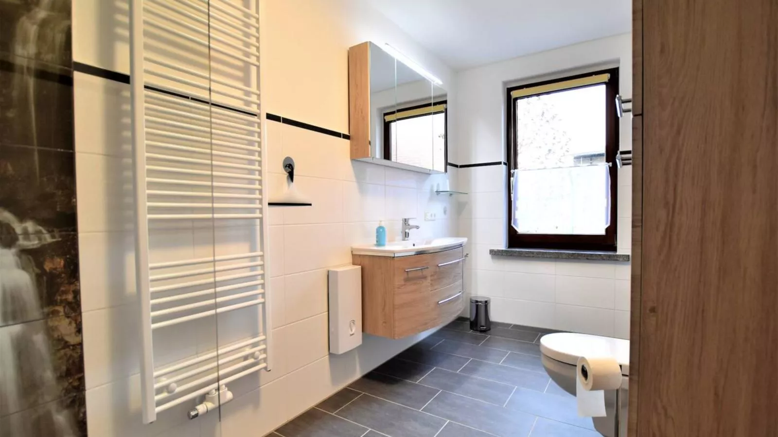 Hecht-Bathroom