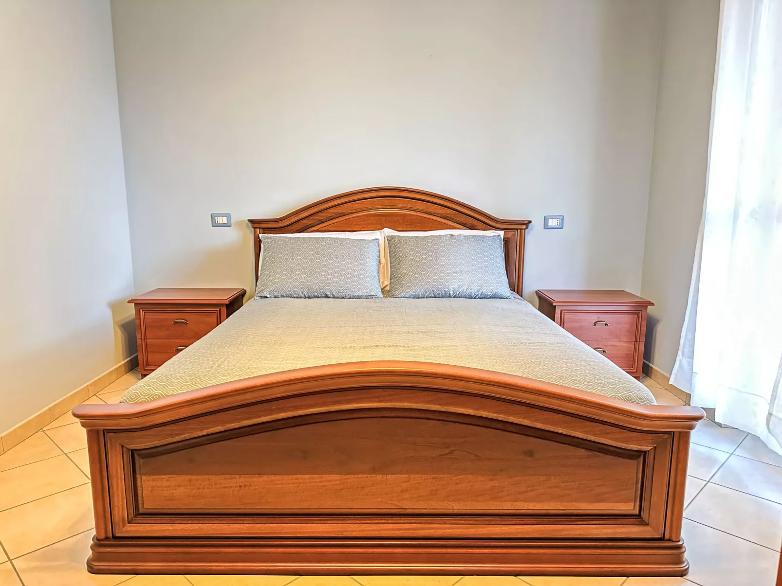 Miralago Guest House