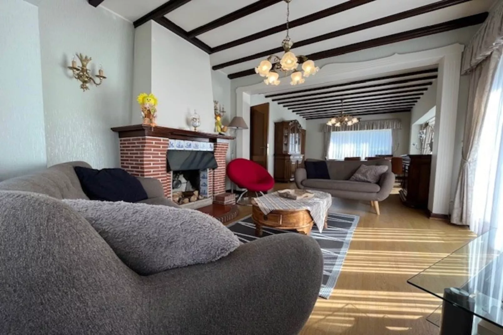 VILLA ZEEBRIES WONING
