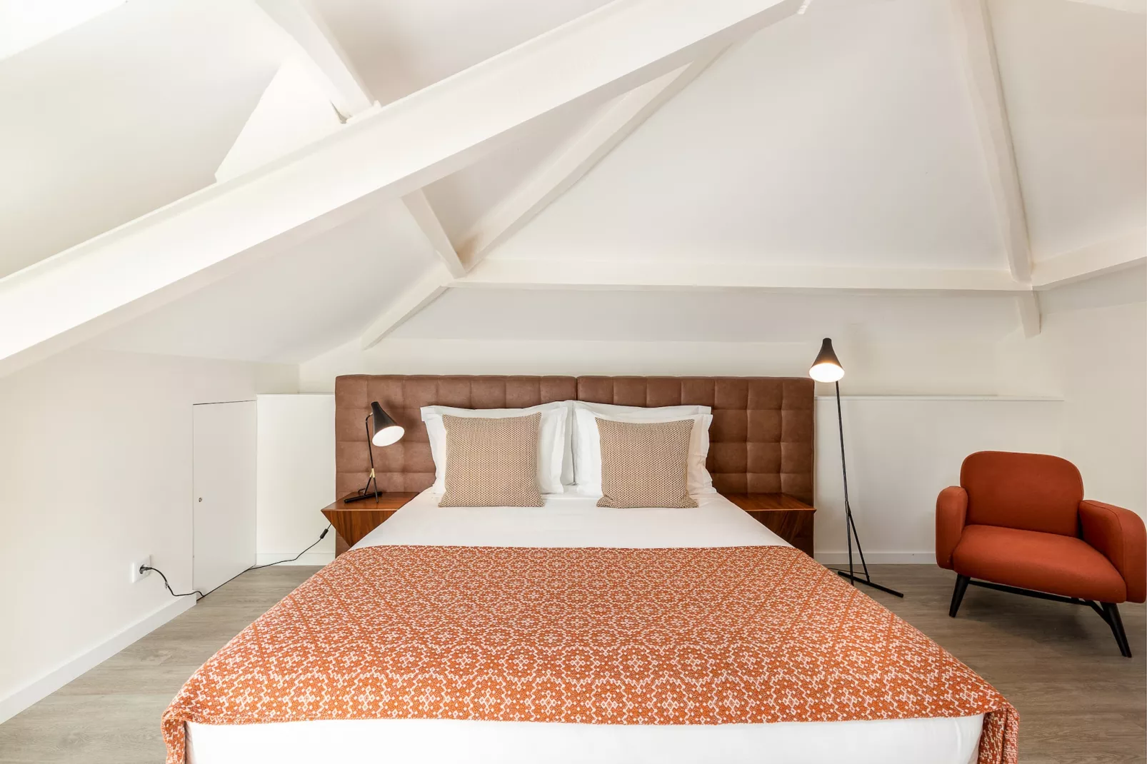 YOUROPO - Central-Bedroom