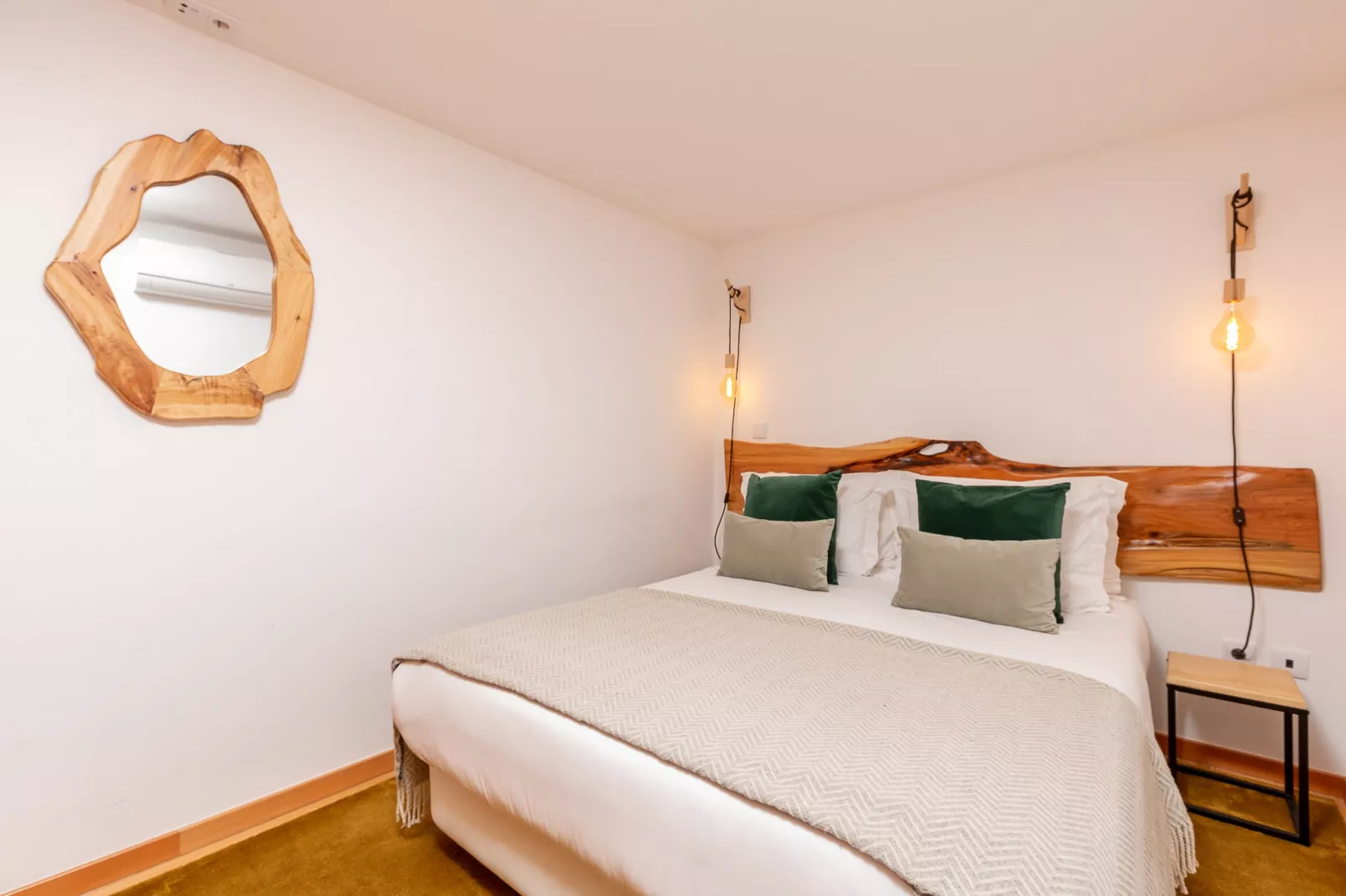 YOUROPO - Cosy 6-Bedroom