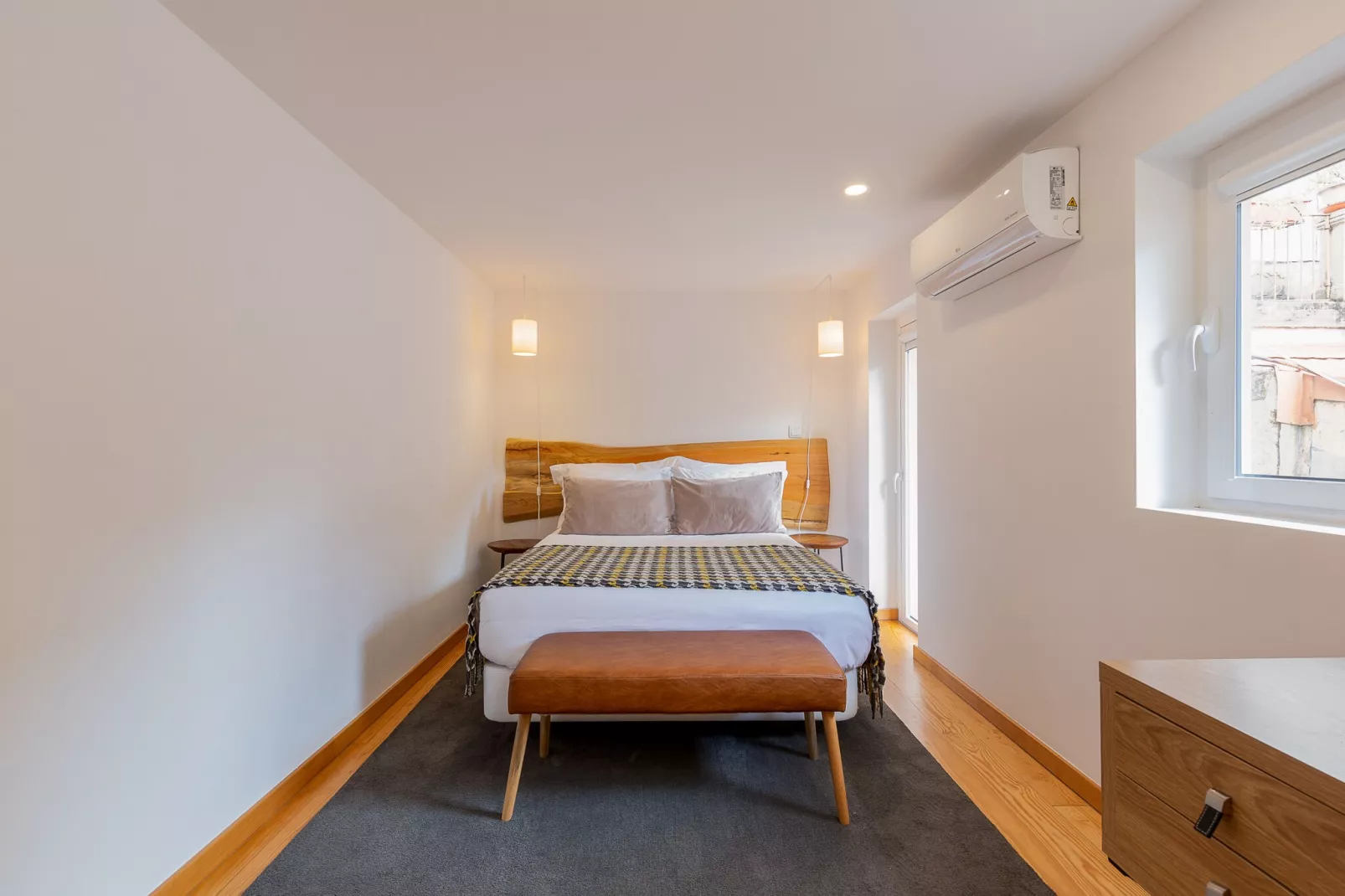 YOUROPO - Cosy 4-Bedroom
