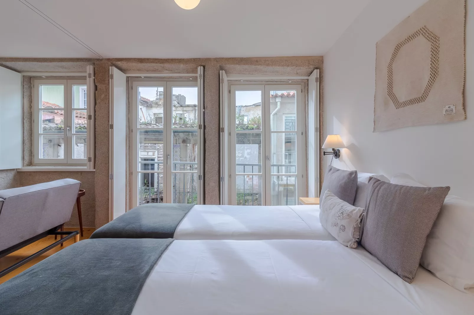 YOUROPO - The Tower 4T-Bedroom