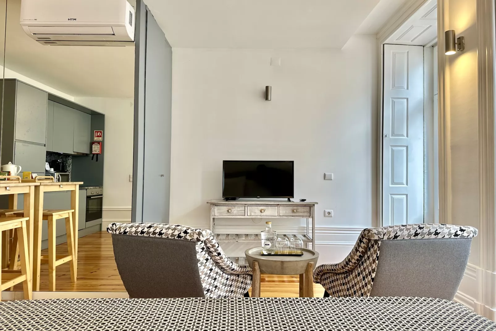 YOUROPO - Stories 1F-Living room
