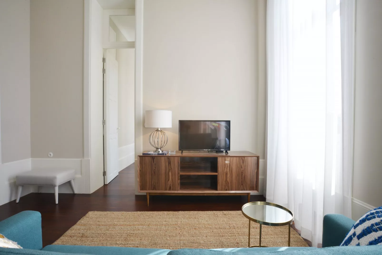 YOUROPO - Market 2A-Living room