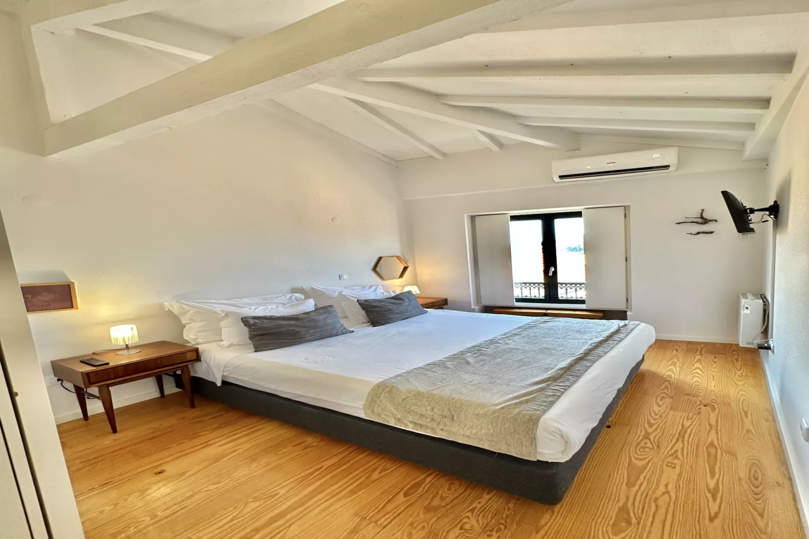 YOUROPO - Typical House 5-Bedroom