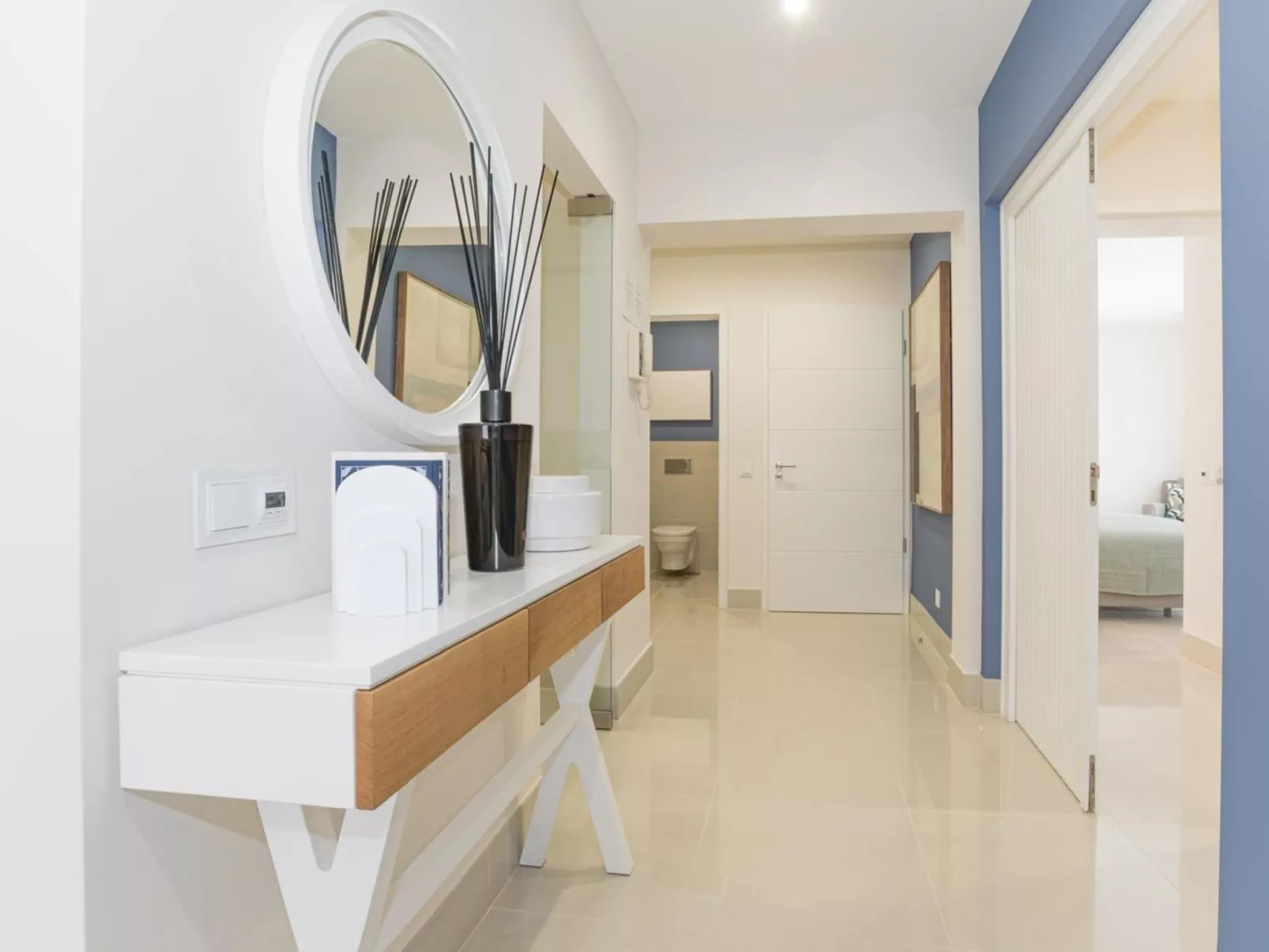 Pine Hills Reva Santuary Modern Elegance-Inside