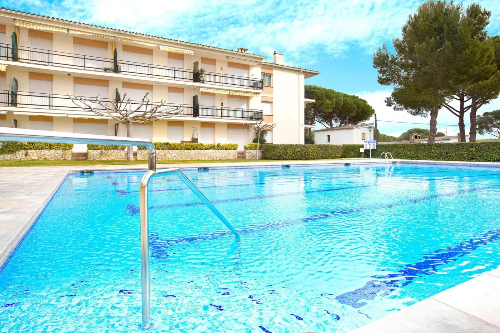Costa Brava K-2-Exterior summer