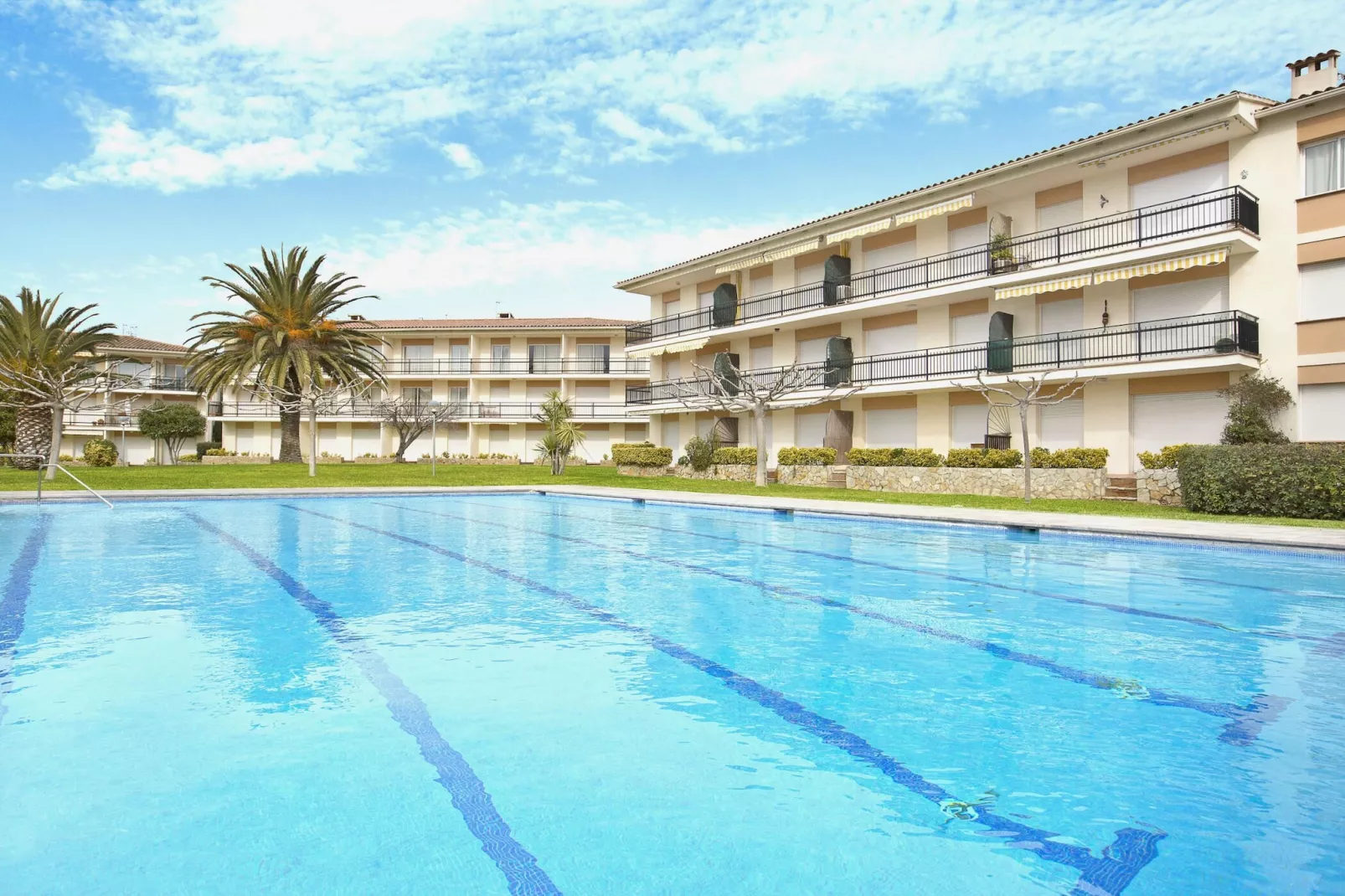 Costa Brava N-2-Schwimmbad