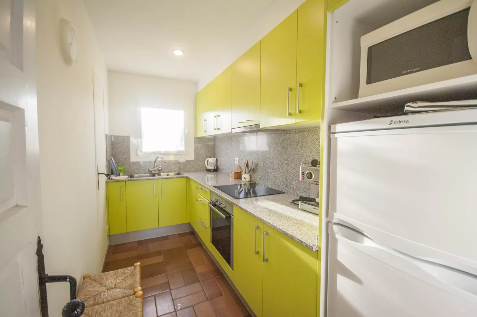Medas 17-Kitchen
