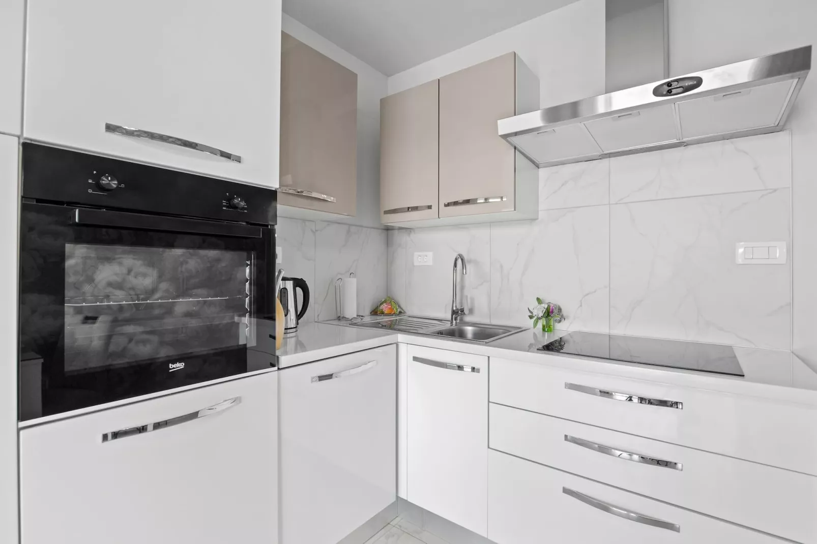Lady M Gold - Balcony and Sea View-Kitchen