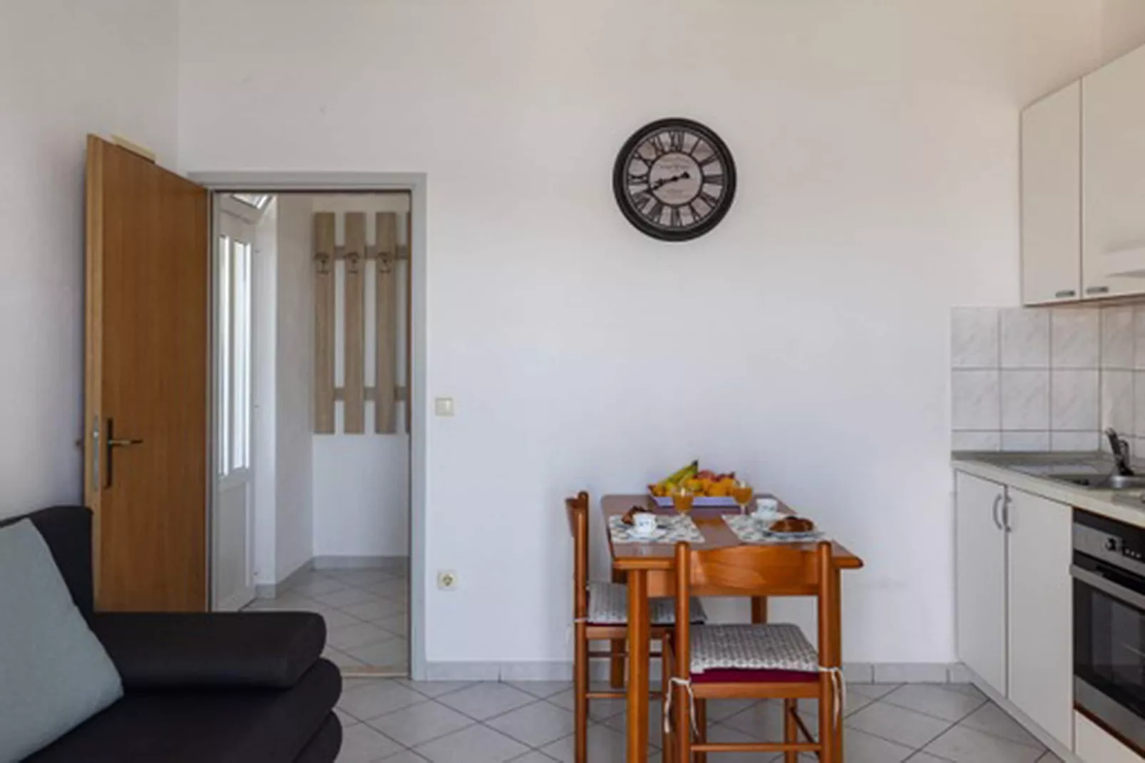 House Rašica - One Bedroom Apartment with Terrace and Sea view (3)-Dining room