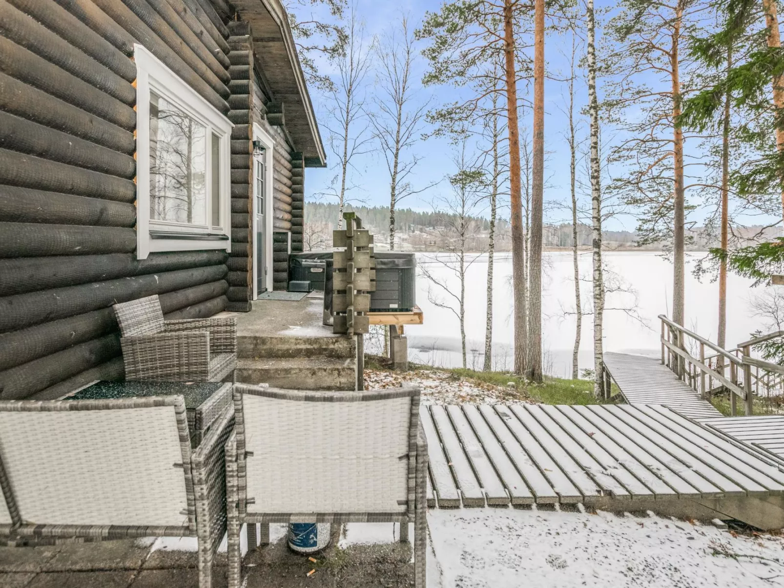 Villa lahnajärvi