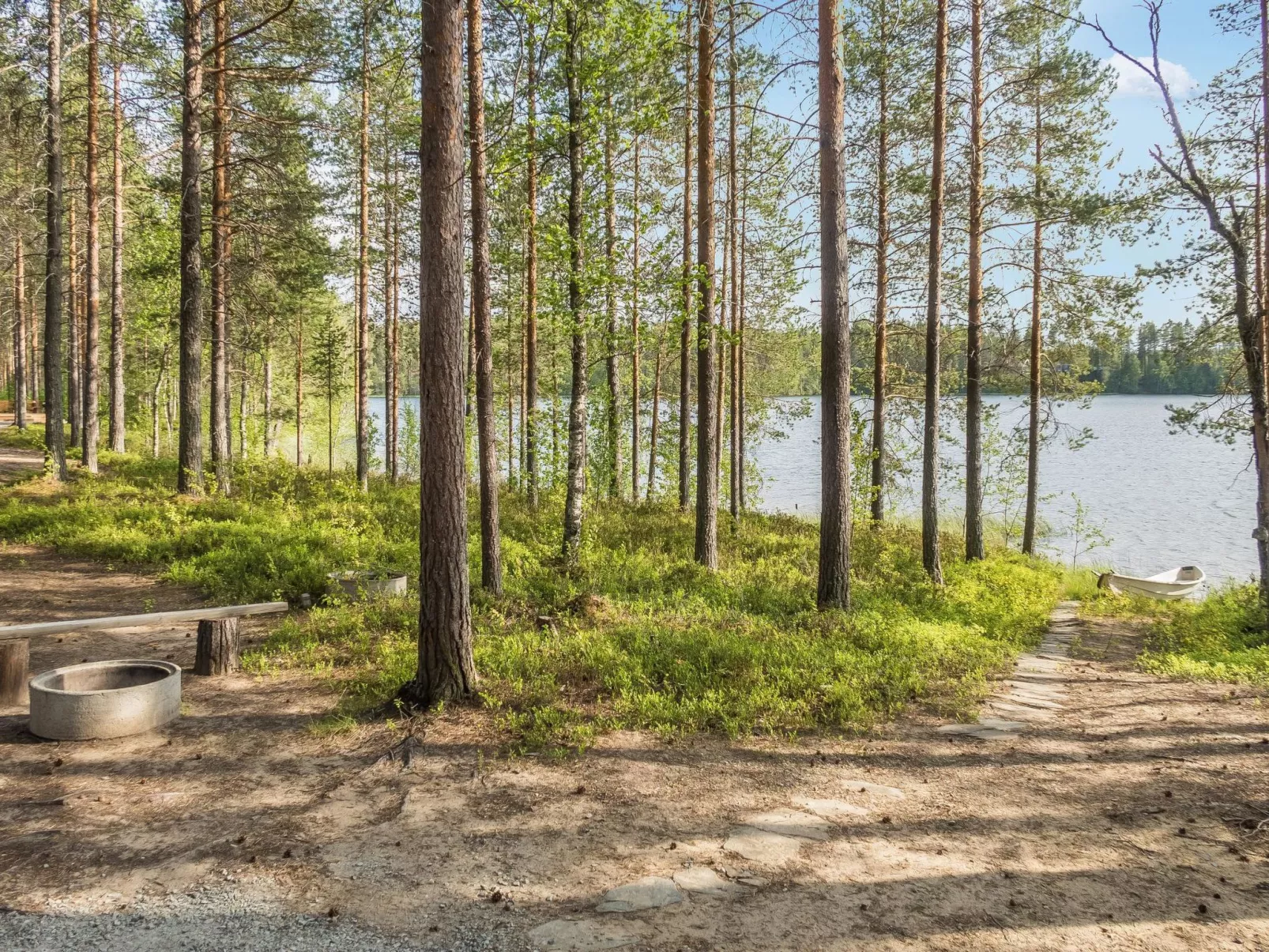Puolukka-Outside