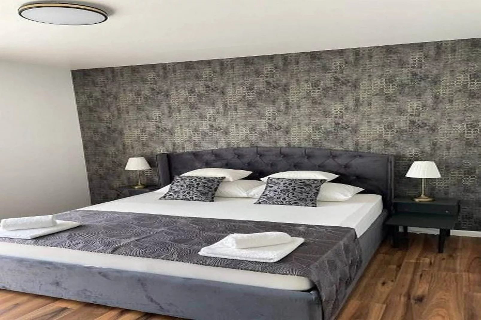 Apartments Marvi - one bedroom apartment (Left)
