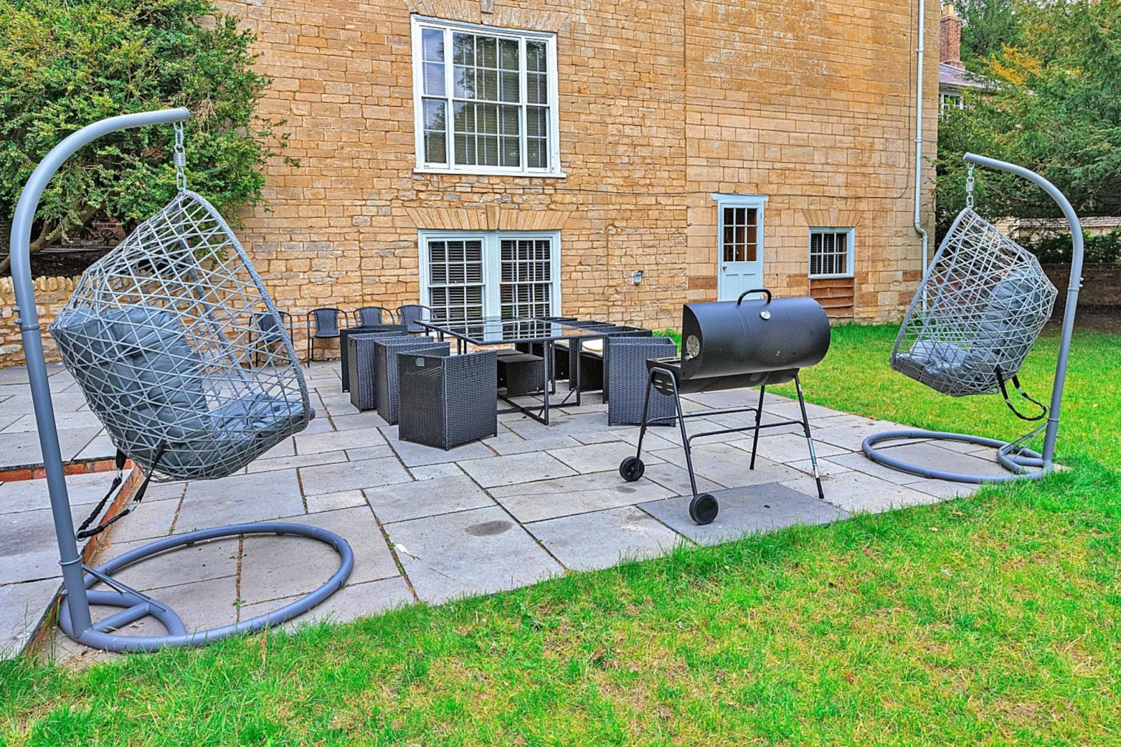 Ttich Manor Retreat
