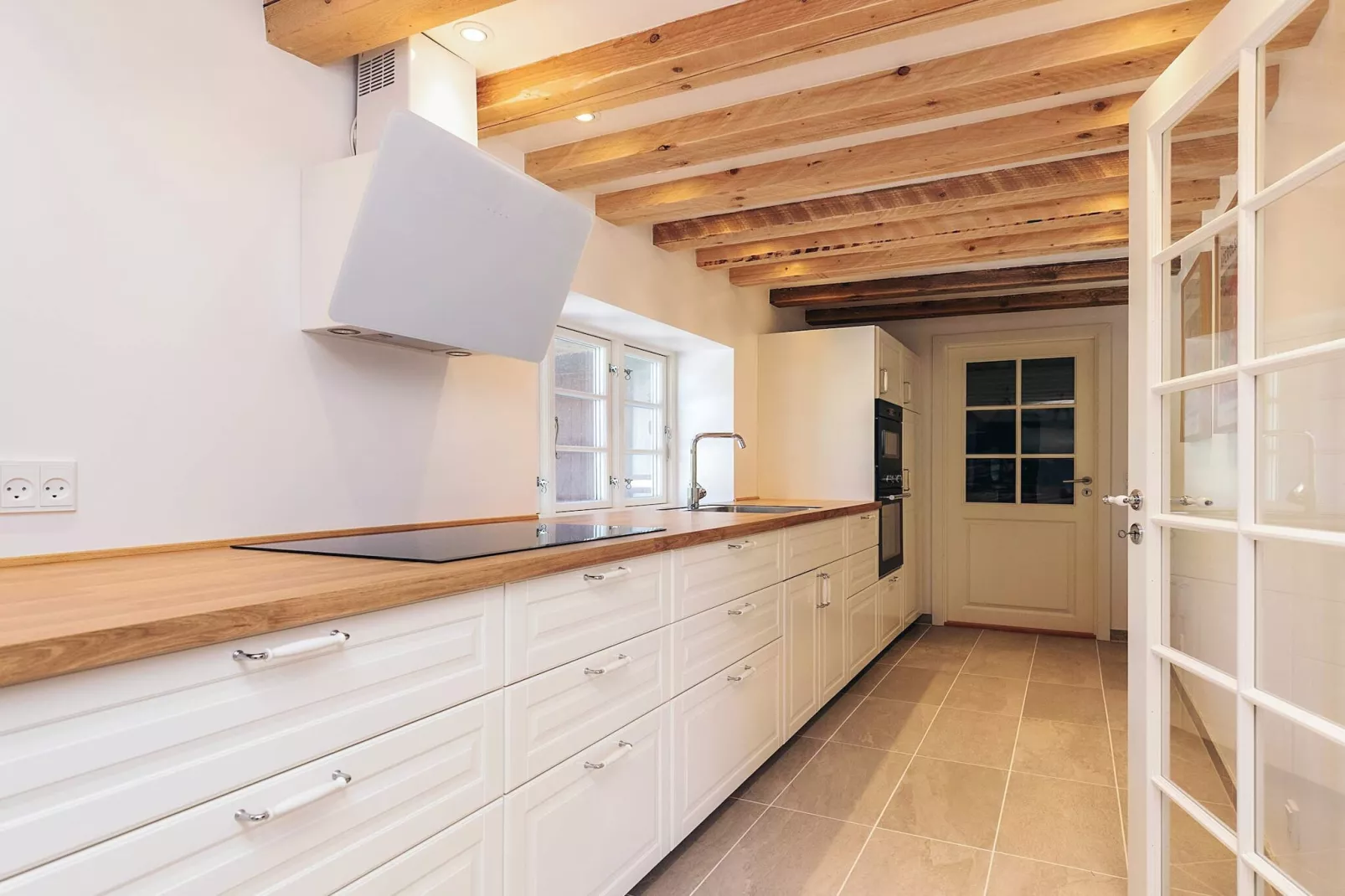 Idyllic Thatched Cottage Retreat-By Traum-Indoor