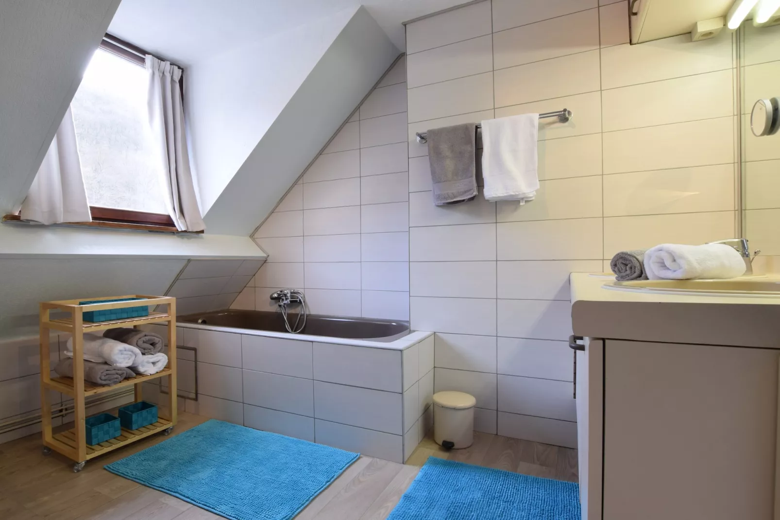 Ô de la roche-Bathroom