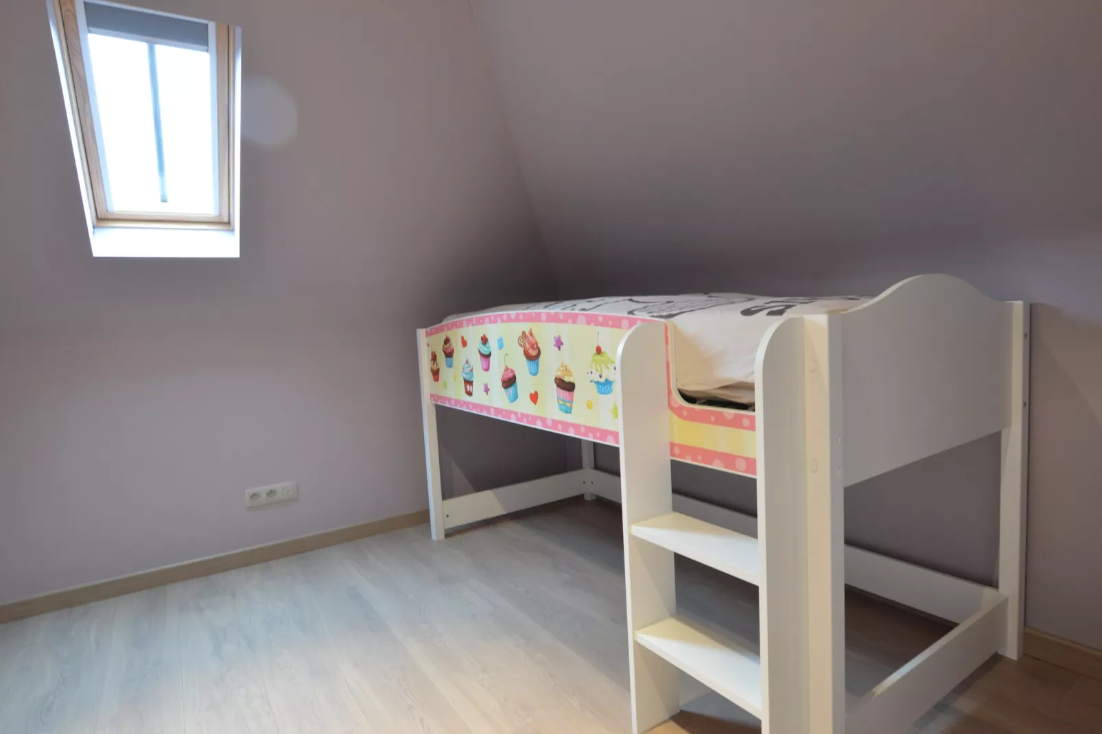Cozy Holiday Home in Aalter near Lake-Bedroom