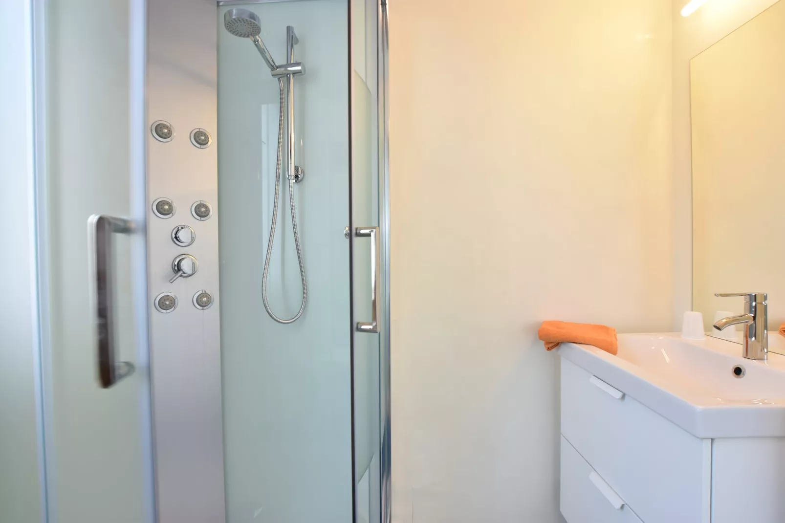 Het huis van Amelie 12  pers maximum-Bathroom