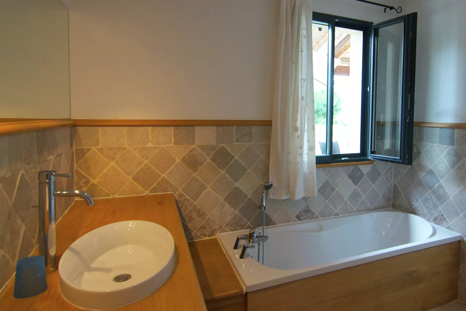 La Petite Tour-Bathroom