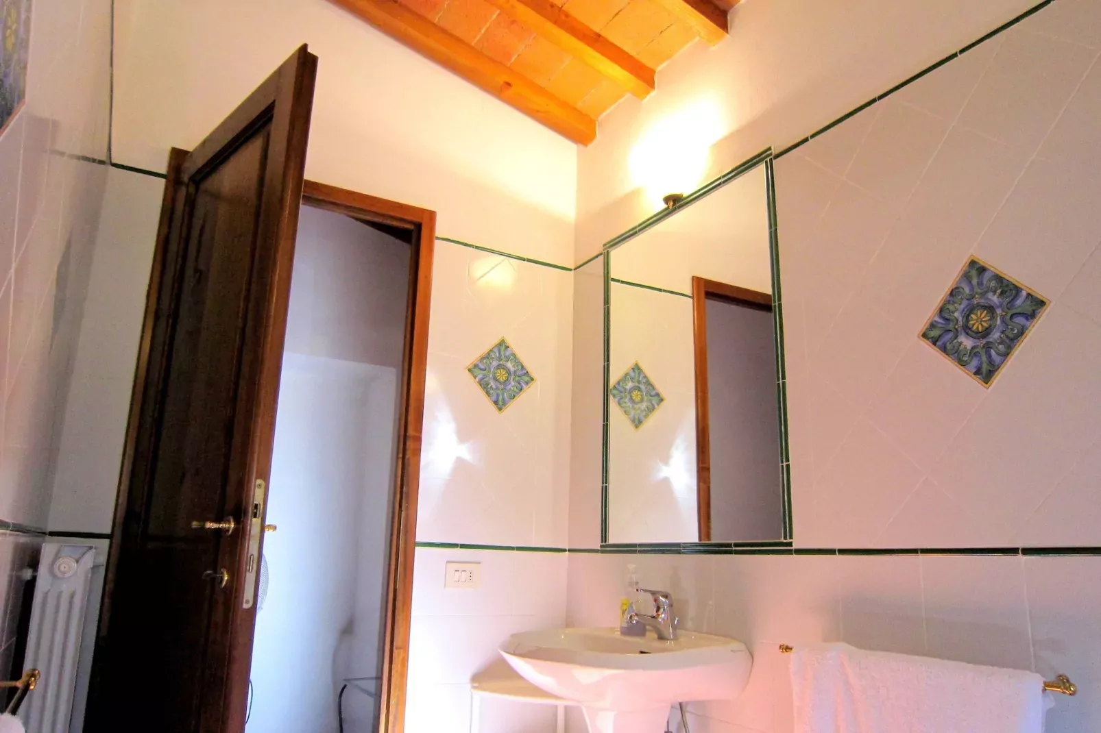 Rosa-Bathroom