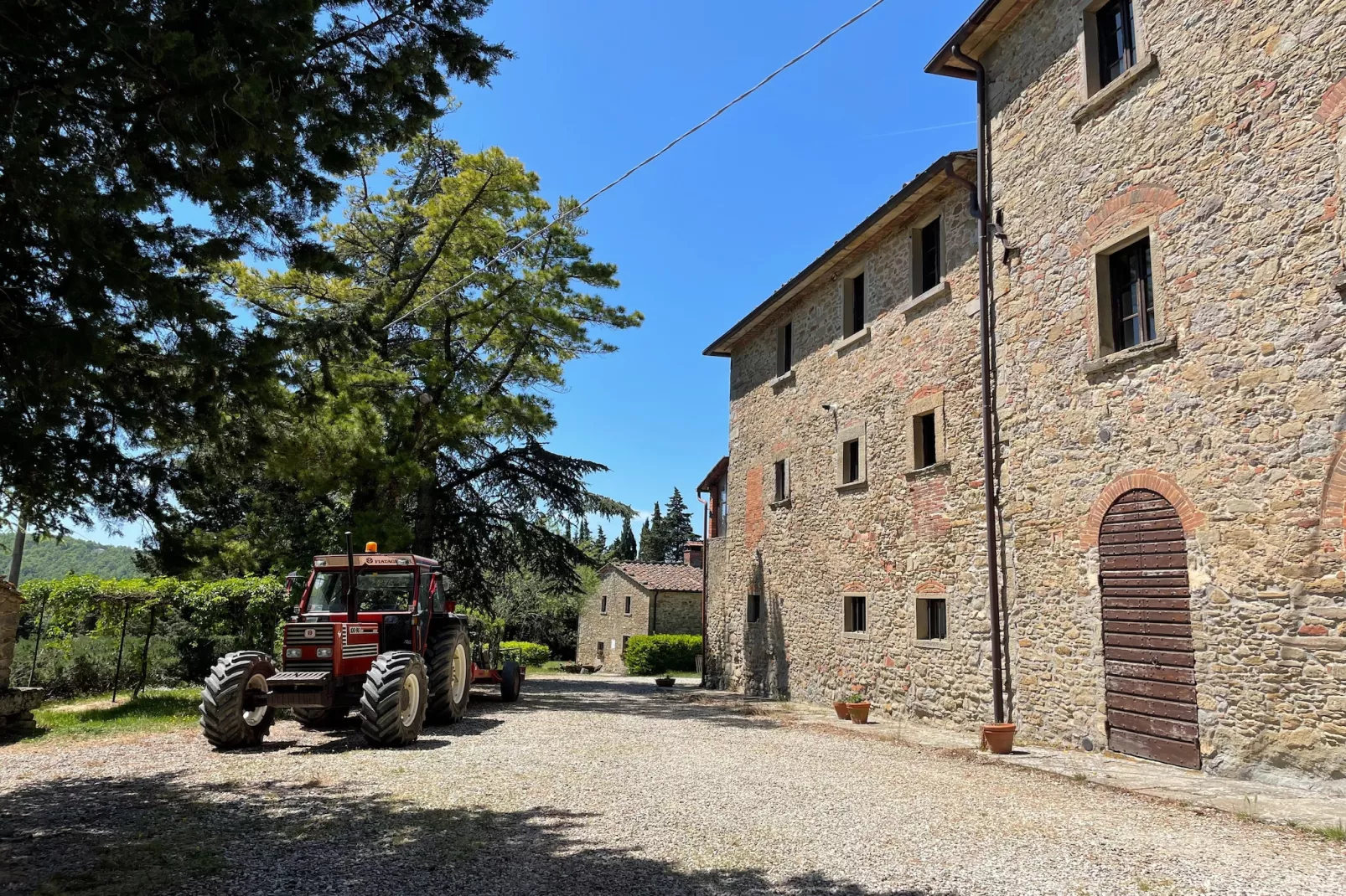 La Scheggia-Exterior summer