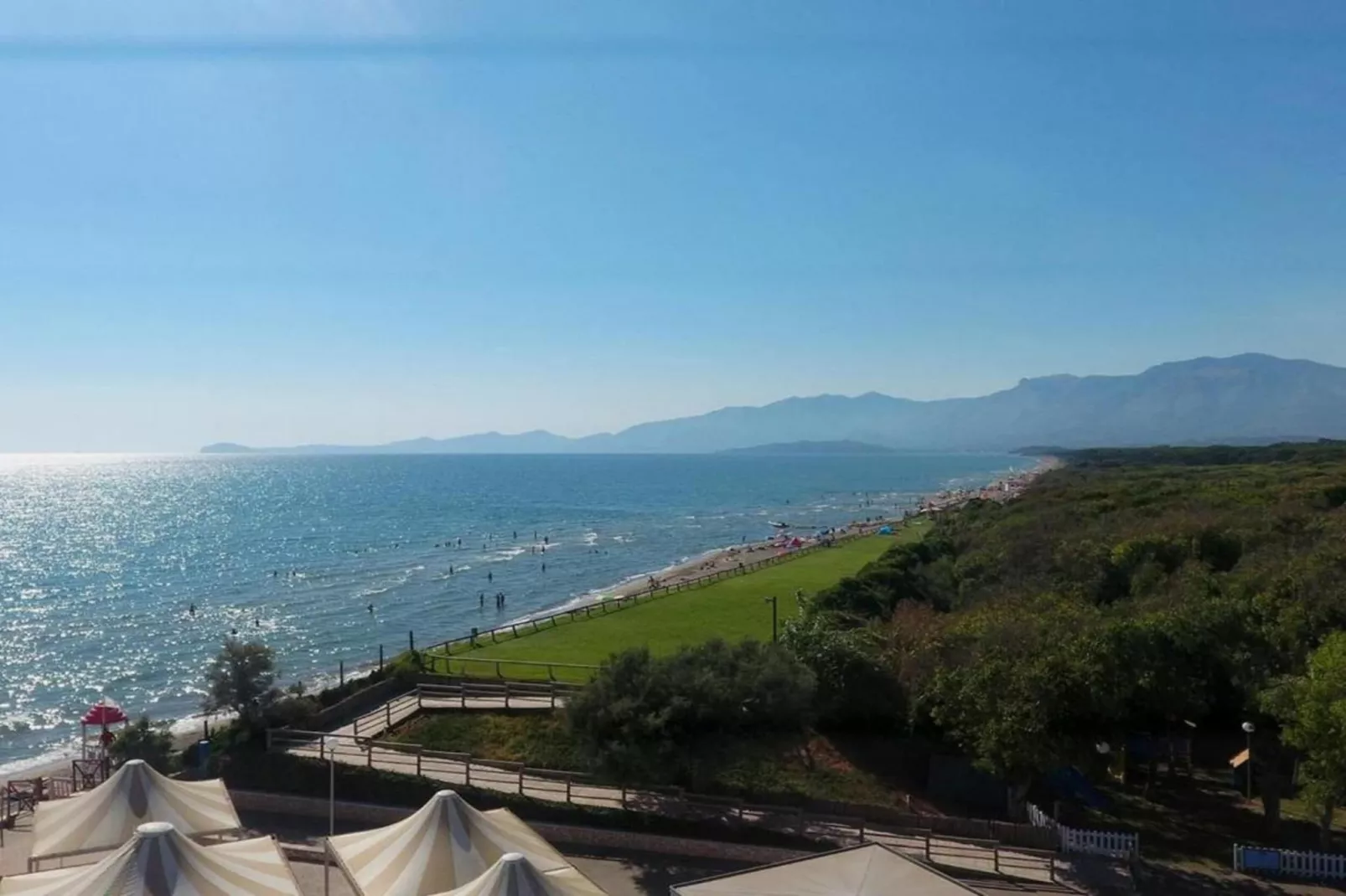 Baia Domizia Villaggio Camping E3-Areas summer 1km