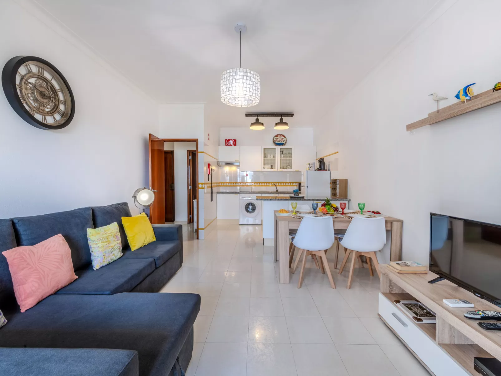 Algarve Treasure-Inside